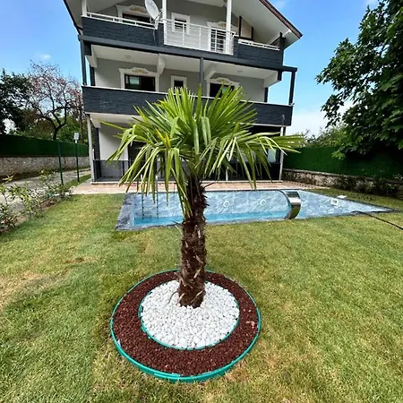 With Heated Pool In Large Garden Appartement