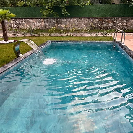 Appartement With Heated Pool In Large Garden